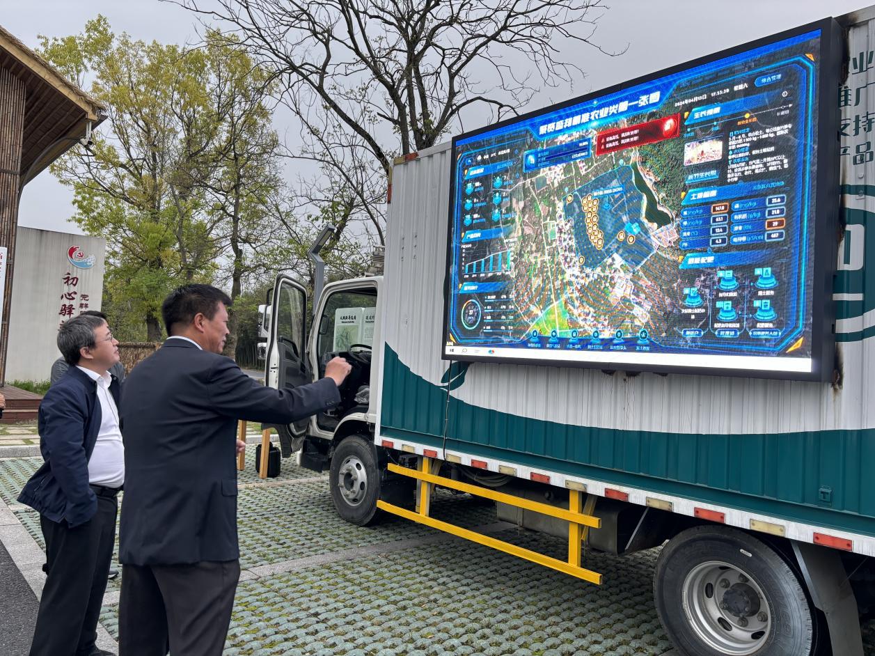 国内首个类脑智慧农业黑科技是一台田间“小货车”